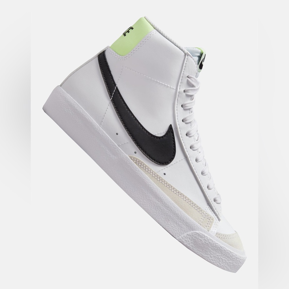 Nike Blazer Mid '77
Boys' Grade School DA4086-109 - Picture 4 of 8